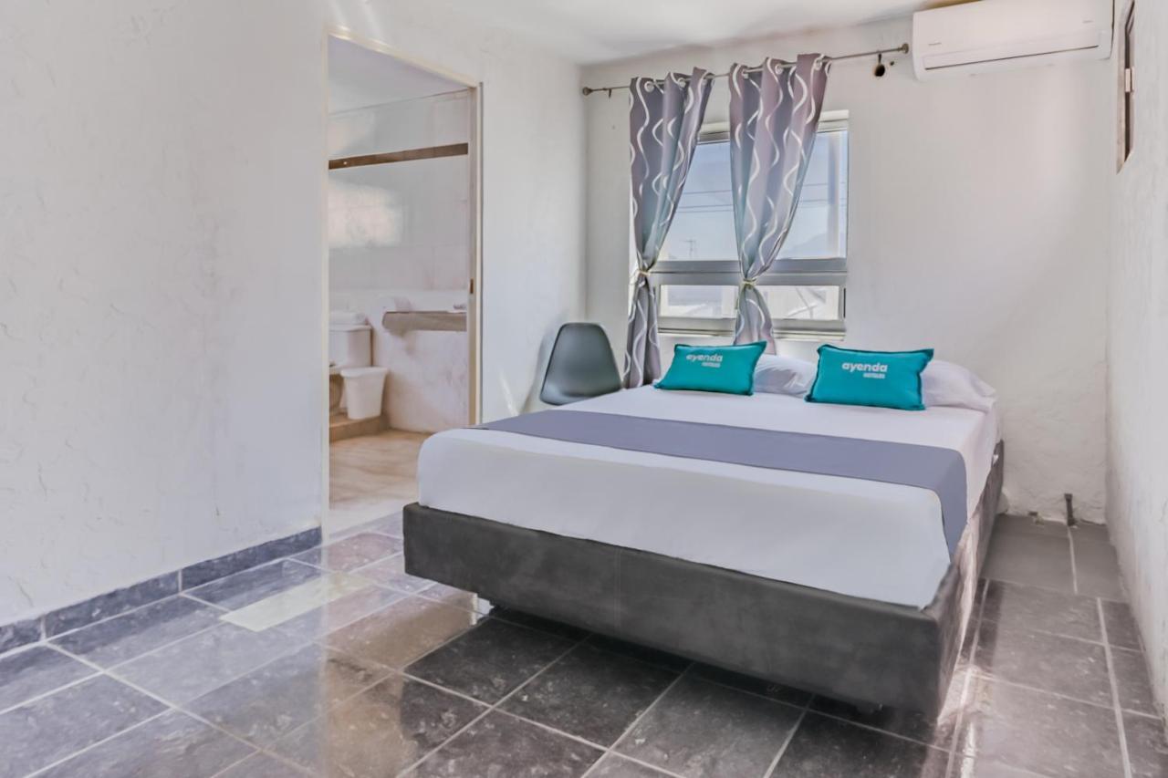 Ayenda Blue Cristal Hotel Монтерей Екстериор снимка