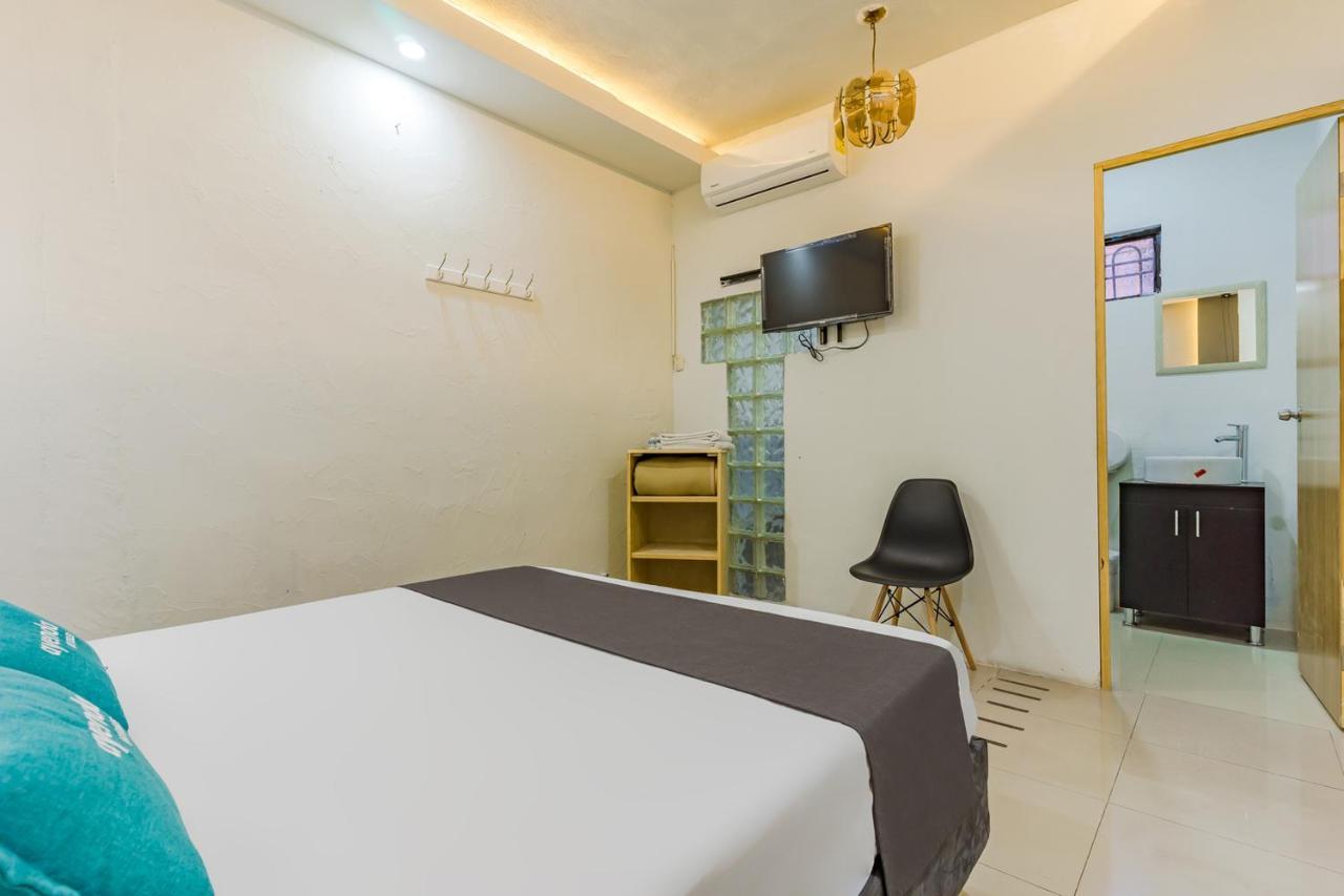 Ayenda Blue Cristal Hotel Монтерей Екстериор снимка